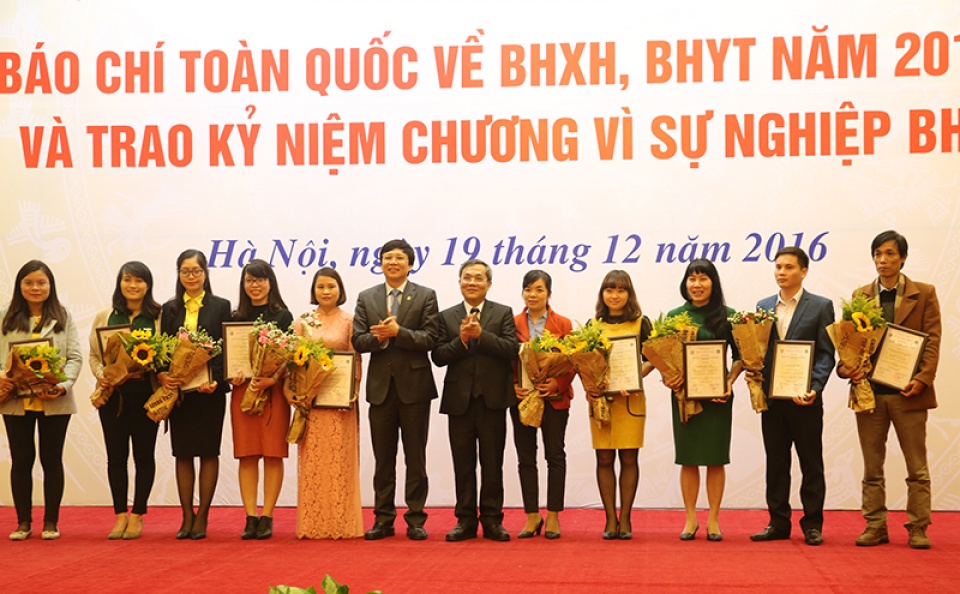 trao giai bao chi toan quoc ve bhxh bhyt nam 2015 2016