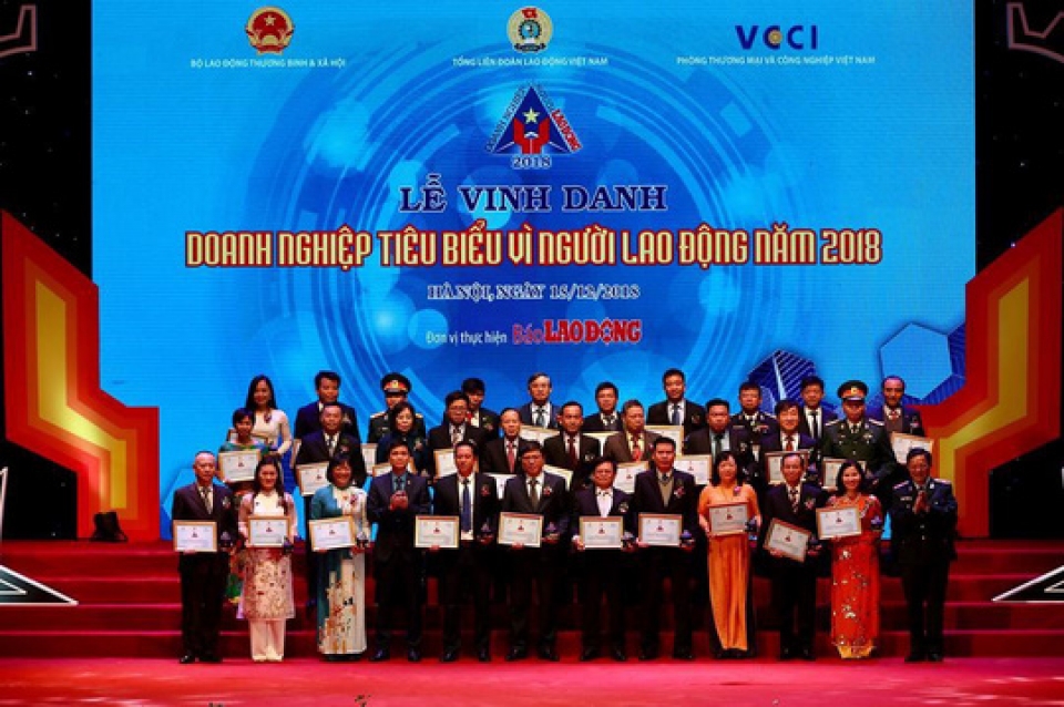 ton vinh 60 doanh nghiep tieu bieu vi nguoi lao dong
