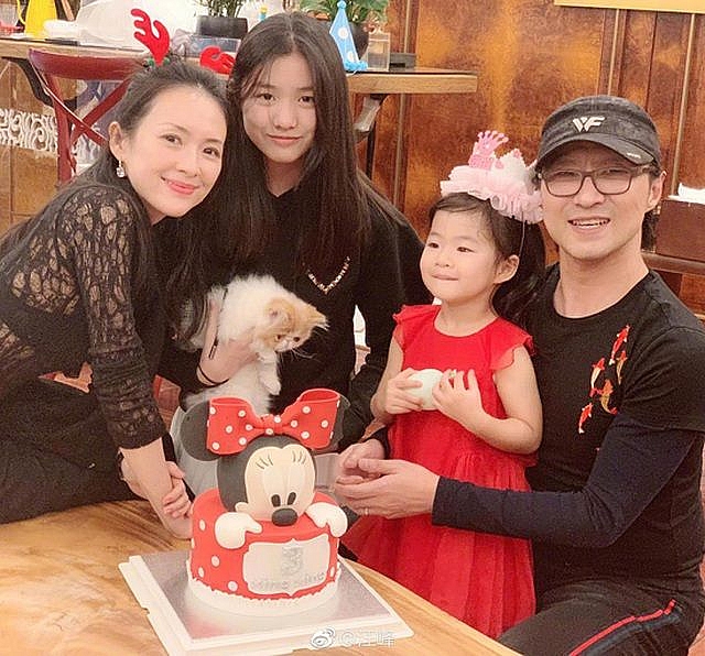 Hoa đán Chương Tử Di 'xuống sắc' sau 1 năm sinh con