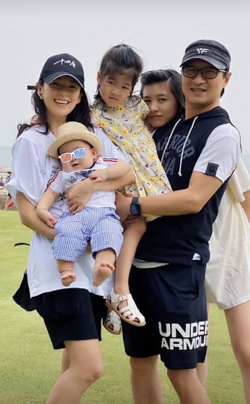 Hoa đán Chương Tử Di 'xuống sắc' sau 1 năm sinh con