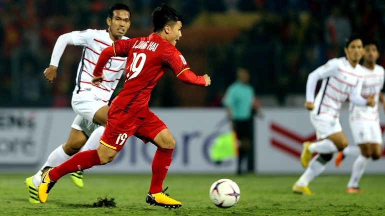 cdv campuchia muon tien doi tuyen viet nam ve nuoc