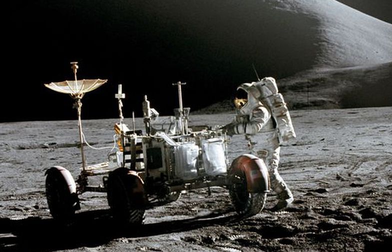 Những hình ảnh kỳ lạ về 'mảng tối' hiếm thấy của mặt trăng