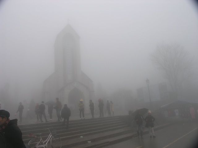 Người dân vùng cao Sa Pa co ro trong giá lạnh 0 độ