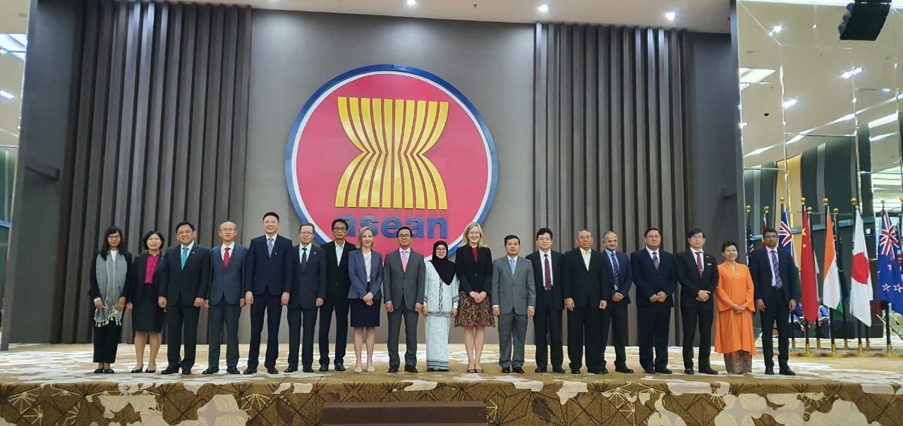 Đại sứ các nước thành viên Cấp cao Đông Á họp tại Jakarta dai su cac nuoc thanh vien cap cao dong a hop tai jakarta