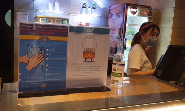 Trong lúc chờ chỉ đạo mới từ chính phủ (nếu có), các cụm rạp chủ động bằng phương pháp chống dịch như khuyến cáo trước đây. (Ảnh: Minh Anh/Vietnam+)