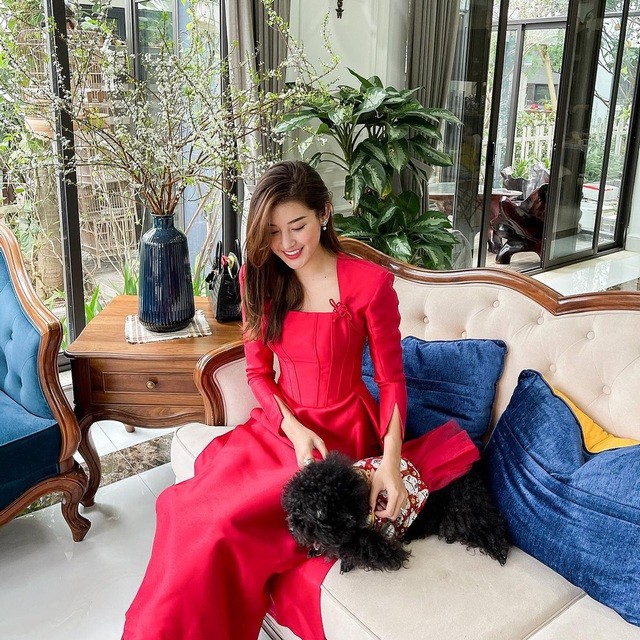 Ngày đầu năm Tân Sửu, sao Việt đi đâu, làm gì?