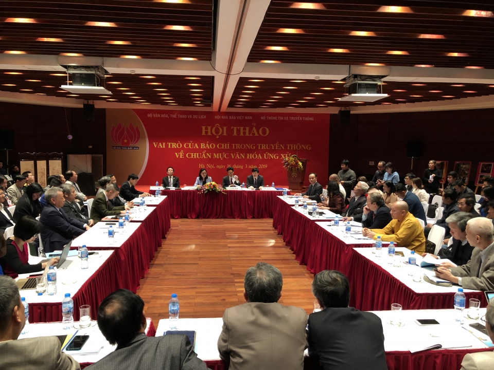 Báo chí có vai trò quan trọng trong truyền thông về chuẩn mực văn hóa ứng xử bao chi co vai tro quan trong trong truyen thong ve chuan muc van hoa ung xu