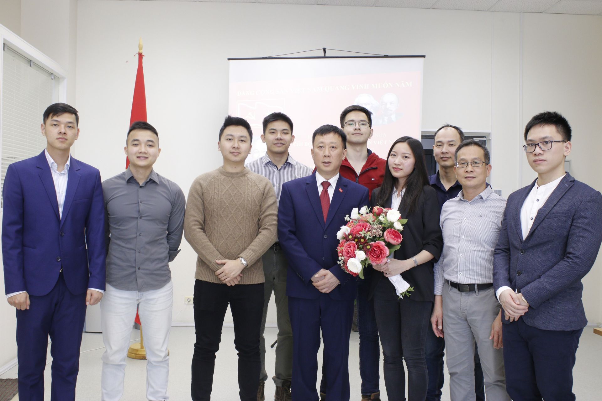 nhung guong mat dang vien moi tren tren vung dat ural thu phu mien trung cua lb nga