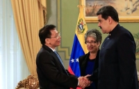 Đại sứ Lê Viết Duyên trình Thư Ủy nhiệm lên Tổng thống Venezuela Nicolas Maduro