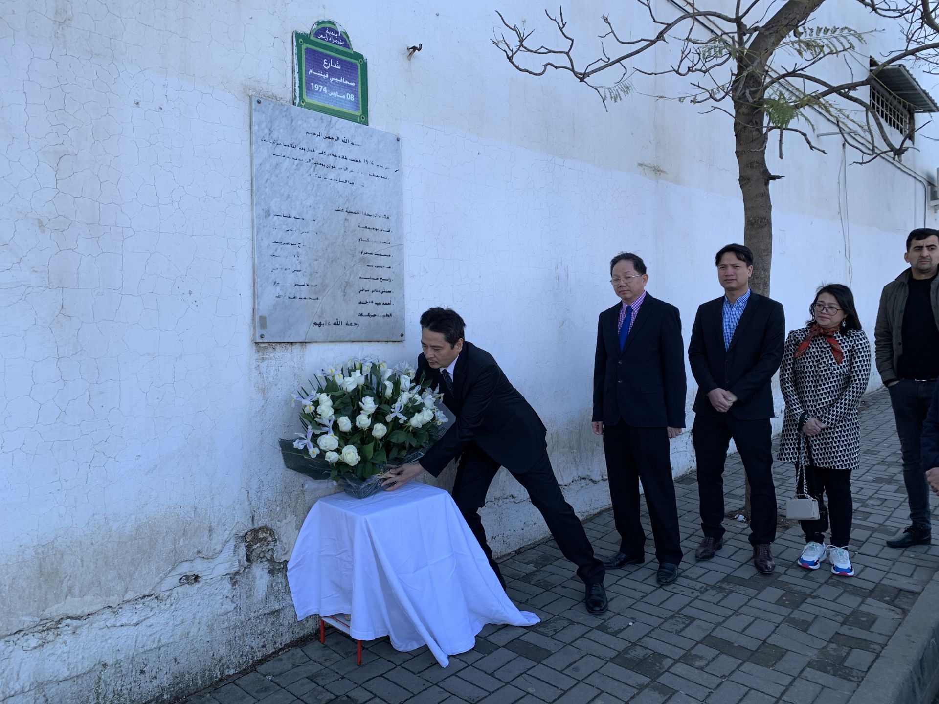 tuong niem cac nha bao algeria hy sinh tai viet nam nam 1974