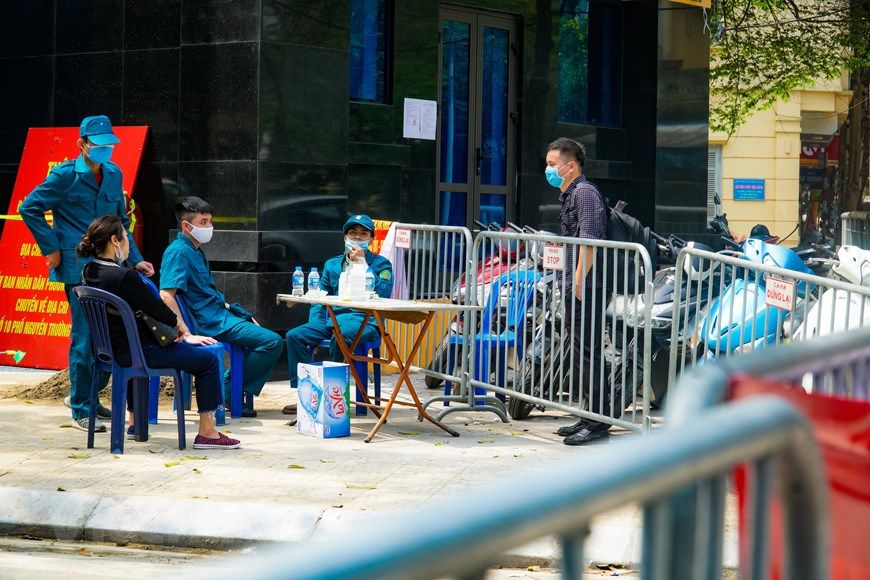 khu cach ly truc bach ra sao sau 2 ngay cong bo ca nhiem covid 19 dau tien tai ha noi