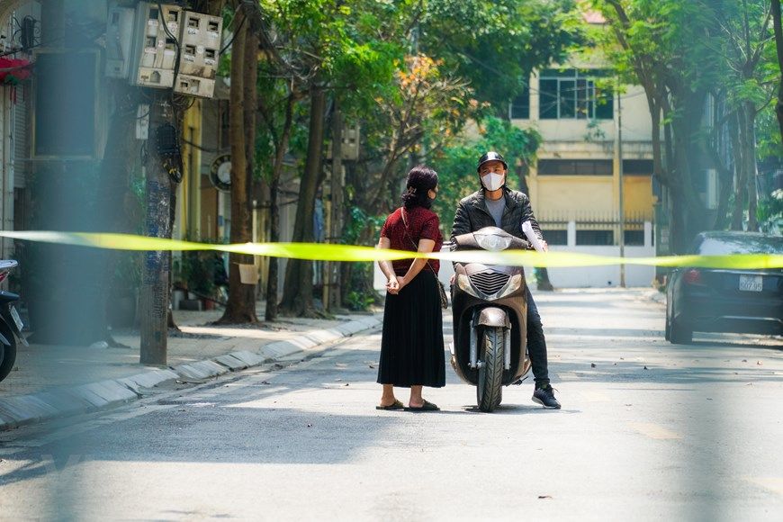 khu cach ly truc bach ra sao sau 2 ngay cong bo ca nhiem covid 19 dau tien tai ha noi