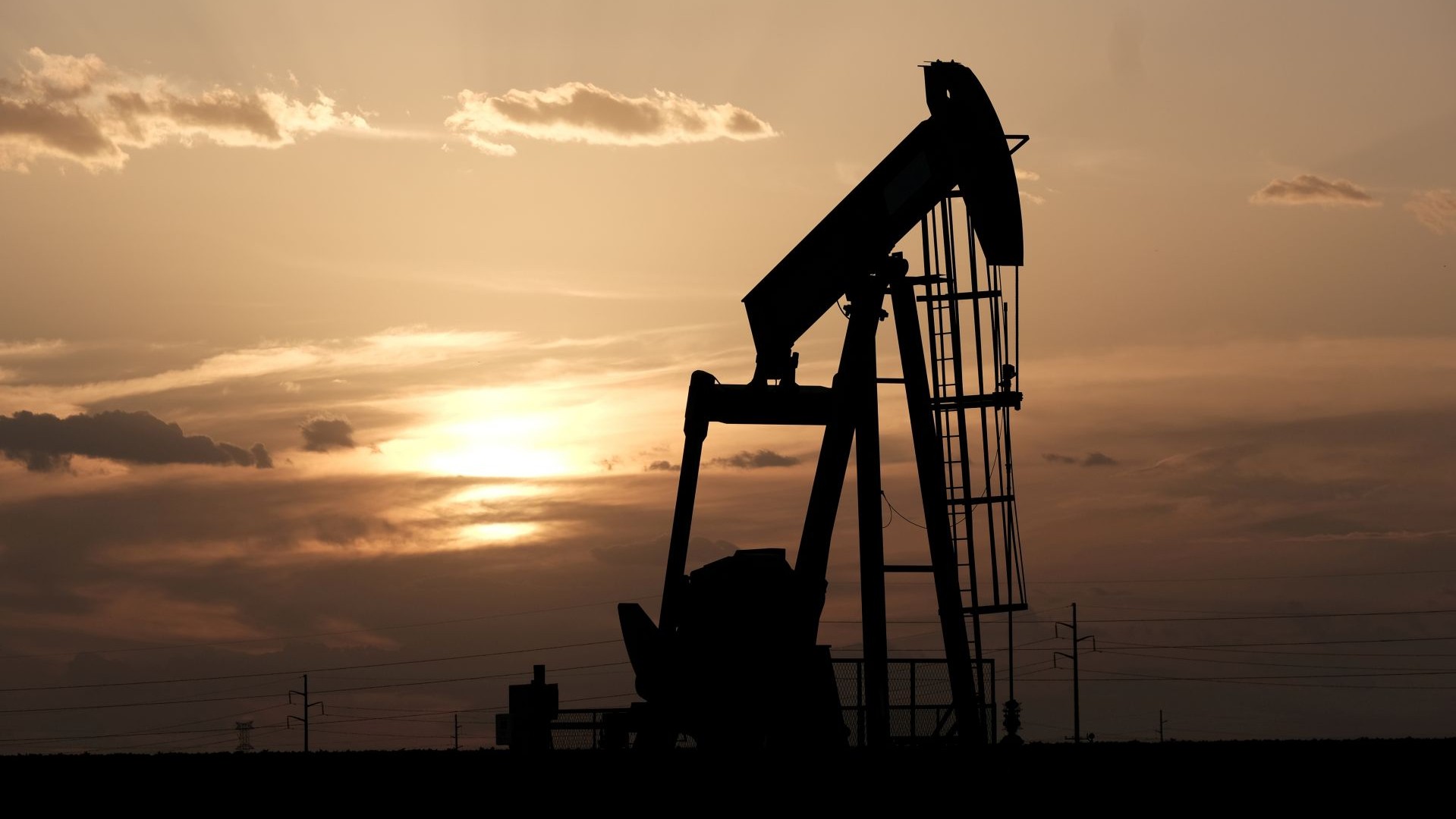 gia xang dau hom nay 317 tang nhe dau phien