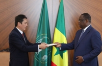 Đại sứ Nguyễn Thành Vinh trình Thư Ủy nhiệm lên Tổng thống Senegal Macky Sall