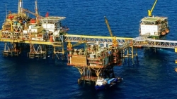Giải mã nguyên nhân giá dầu thế giới tăng sốc, Việt Nam vẫn xuất giá rẻ