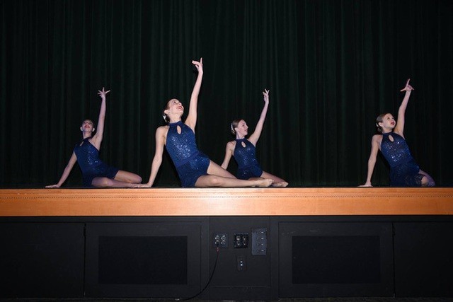 Những học sinh theo học tại Pine Crest sẽ được phát triển trong môi trường hỗ trợ, kích thích về mặt học thuật, nơi các em có thể tự do khám phá các sở thích học tập và ngoại khóa của mình ở mức độ chuyên sâu. Những học sinh theo học tại Pine Crest sẽ được phát triển trong môi trường hỗ trợ, kích thích về mặt học thuật, nơi các em có thể tự do khám phá các sở thích học tập và ngoại khóa của mình ở mức độ chuyên sâu.