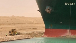 Siêu tàu chở hàng mắc kẹt ở kênh đào Suez khiến giao thương đình trệ, ước tính thiệt hại lớn