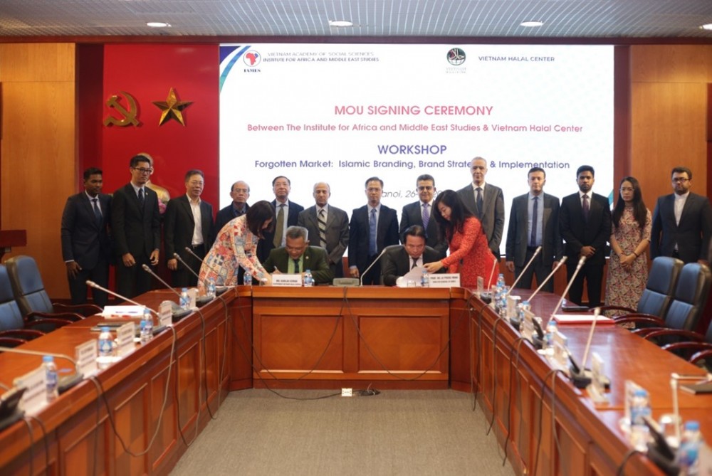 Lễ ký kết MOU giữa Viện Nghiên cứu châu Phi và Trung Đông và Trung tâm Halal Việt Nam