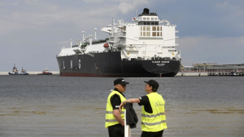 chien tranh thuong mai mo duong moi cho cac dong hang quoc te