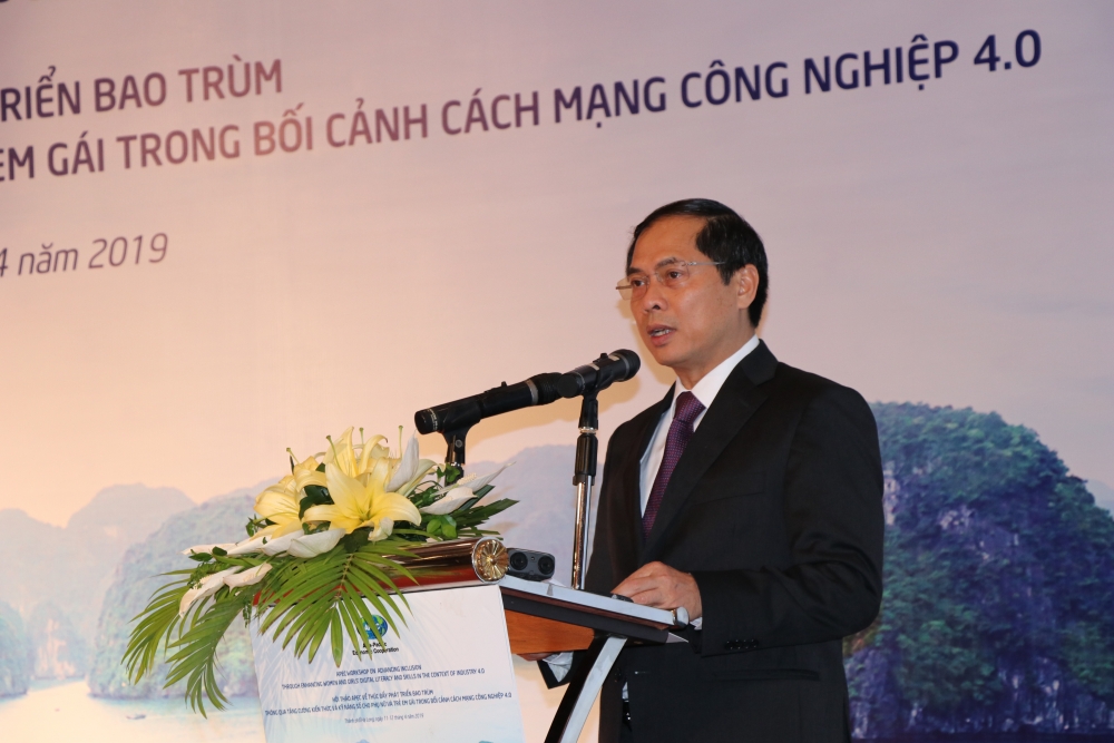 tang cuong kien thuc va ky nang so cho phu nu va tre em gai trong boi canh cach mang cong nghiep 40