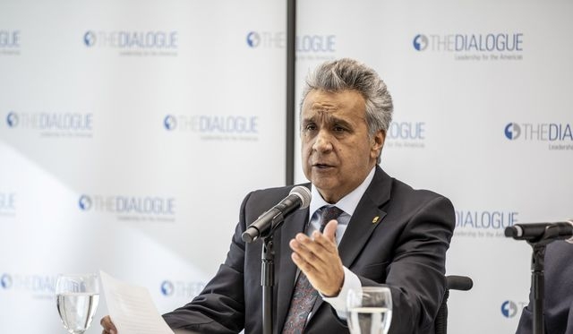 tong thong ecuador to nha sang lap wikileaks bi to dua cac tin tac vao dai su quan