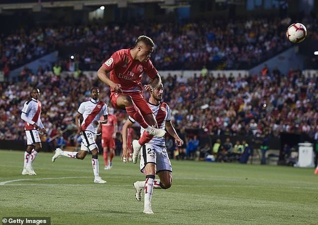 thua vallecano kem atletico 9 diem real madrid hy vong mong manh