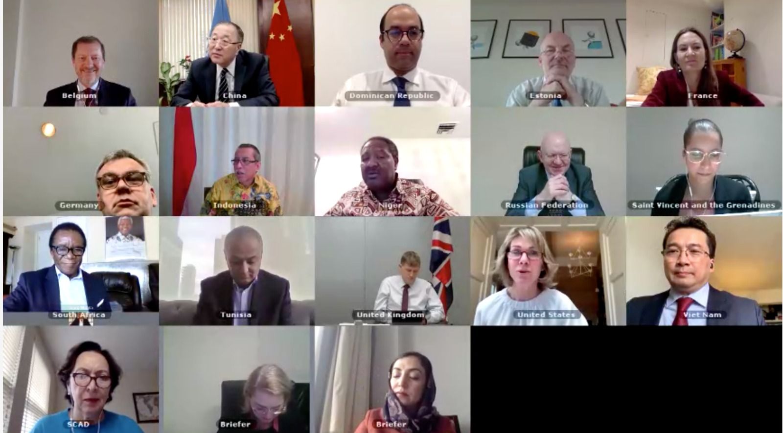 hoi dong bao an thao luan truc tuyen ve tinh hinh afghanistan