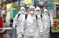 10000 khau trang vai tu thien gui tang toi du hoc sinh tai nhat ban