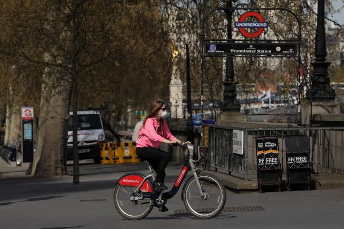 dich covid 19 nguoi dan anh tan huong cuoc song trong nhung ngay phong toa