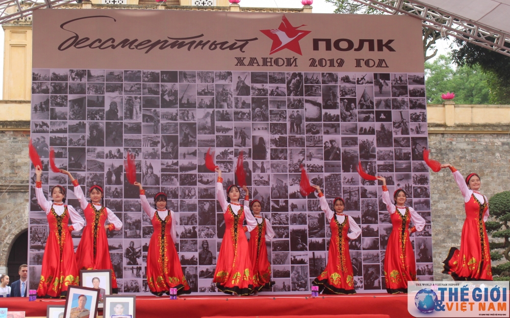 Hơn 1.000 khách mời tham dự Lễ tưởng niệm “Binh đoàn Bất tử” tại Hà Nội hon 1000 khach moi tham du le tuong niem binh doan bat tu tai ha noi