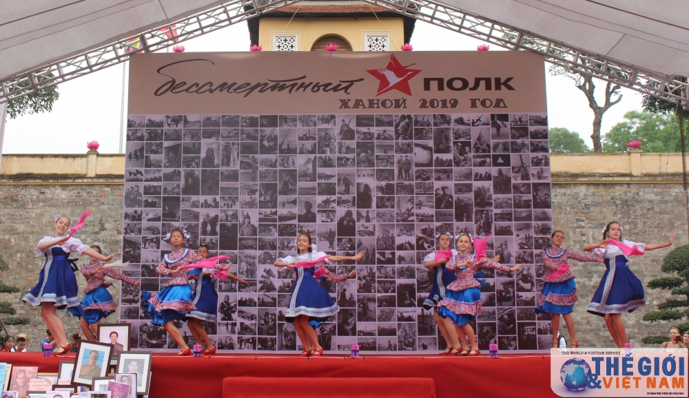 Hơn 1.000 khách mời tham dự Lễ tưởng niệm “Binh đoàn Bất tử” tại Hà Nội hon 1000 khach moi tham du le tuong niem binh doan bat tu tai ha noi