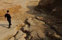 my chuyen huong sang canada trung quoc het duong loi dung dat hiem