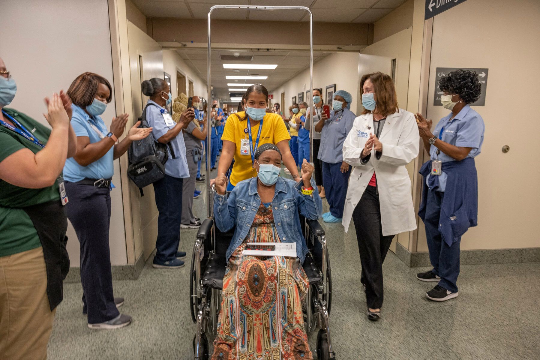 chum anh xuc dong ve nhung chien binh covid 19 thoat canh cua tu than