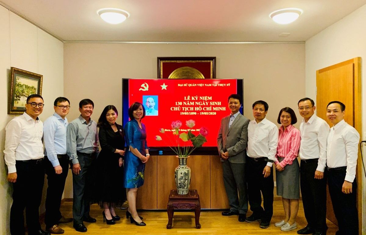 Long trọng tổ chức lễ kỷ niệm 130 năm Ngày sinh của Chủ tịch Hồ Chí Minh tại Thụy Sỹ