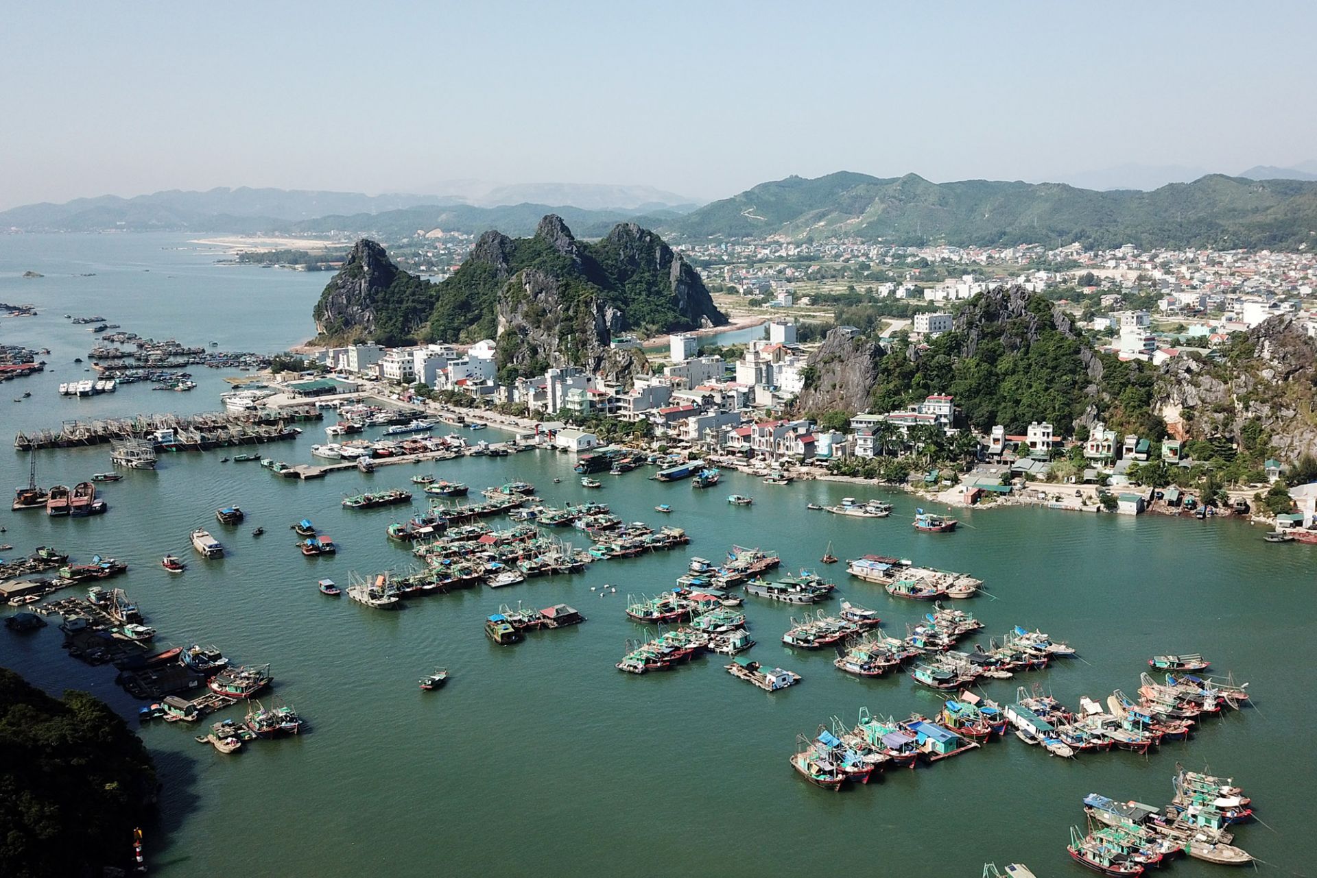 tiep tuc de xuat y tuong dot pha tao cu hich phat trien khu kinh te van don