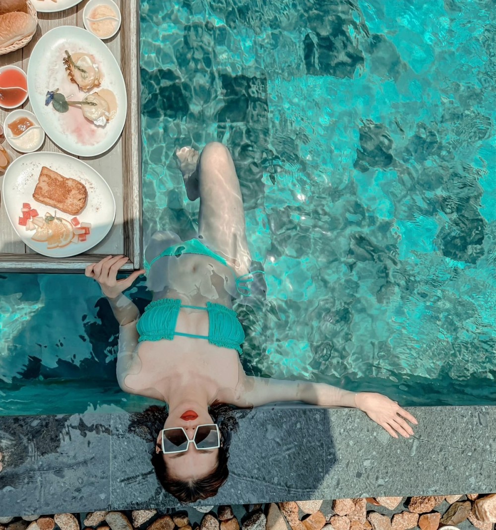 Sau khi công khai tình cảm với Sao Việt dịp nghỉ lễ: Lệ Quyên khoe ảnh cũ, Phương Oanh dự tiệc trà chiều, Tăng Thanh Hà ở nhà chăm sóc con