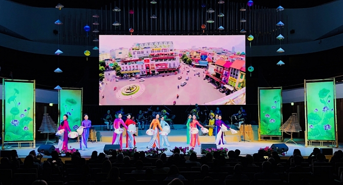 Đoàn Công tác Báo Thế giới & Việt Nam hưởng ứng Tuần lễ Văn hóa Việt Nam tại Liên bang Nga doan cong tac bao the gioi viet nam huong ung tuan le van hoa viet nam tai lien bang nga