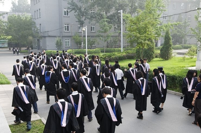 thi truong viec lam trung quoc lao dao do cang thang thuong mai keo dai