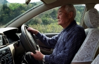 Hạn chế tai nạn ô tô do người cao tuổi cầm lái, Nhật Bản công bố các biện pháp ngăn chặn