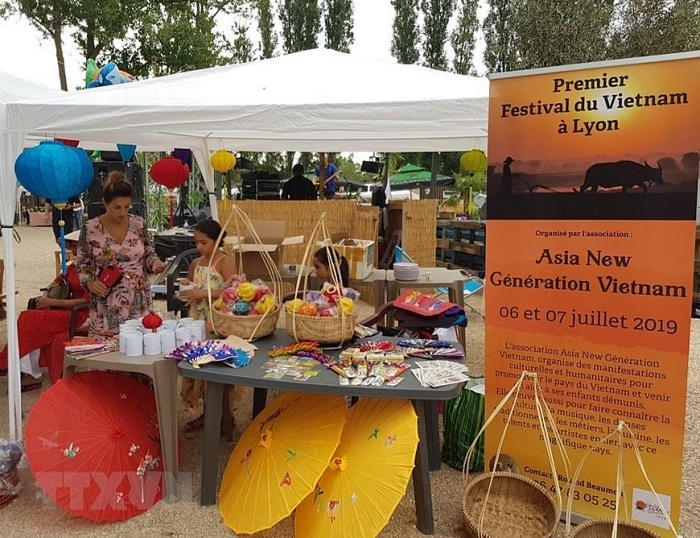 cua so van hoa viet nam tai lyon phap