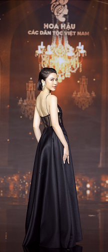 Với lợi thế về mặt hình thể, người đẹp 24 tuổi được đánh giá là ứng viên tiềm năng cho ngôi vị cao nhất của cuộc thi Hoa hậu các dân tộc Việt Nam. 