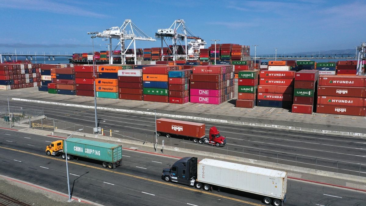 Mỹ: Kinh tế giảm tốc trên diện rộng,