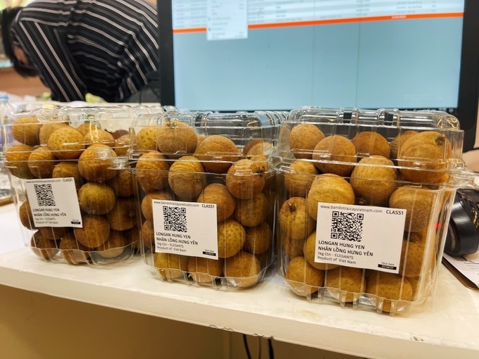 Nhãn lồng Hưng Yên được bán ở Singapore hôm 3/8. Ảnh: Hương Quê Việt. Nhãn lồng Hưng Yên được bán ở Singapore hôm 3/8. Ảnh: Hương Quê Việt.