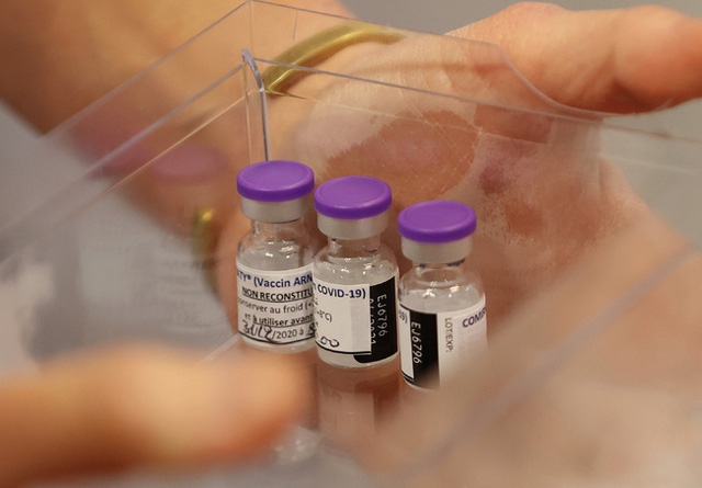 Covid-19 thay đổi cục diện ngành công nghiệp dược phẩm, thị trường vaccine 'lên ngôi' Covid-19 thay đổi cục diện ngành công nghiệp dược phẩm, thị trường vaccine 'lên ngôi'