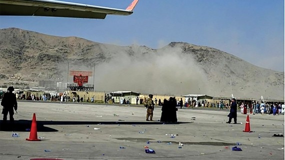 Sau vụ đánh bom liều chết đẫm máu tại sân bay Kabul, Mỹ 'phản công' nhắm vào thành viên IS tại Afghanistan