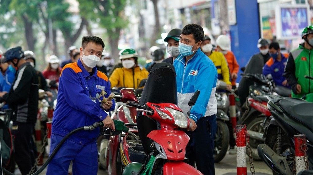 gia xang lai tang tu chieu nay 2110