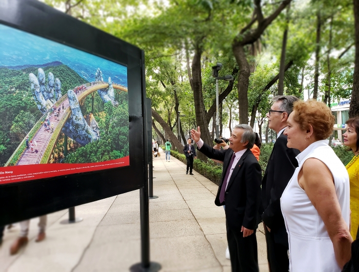 dac sac trien lam viet nam hap dan bat tan tai mexico