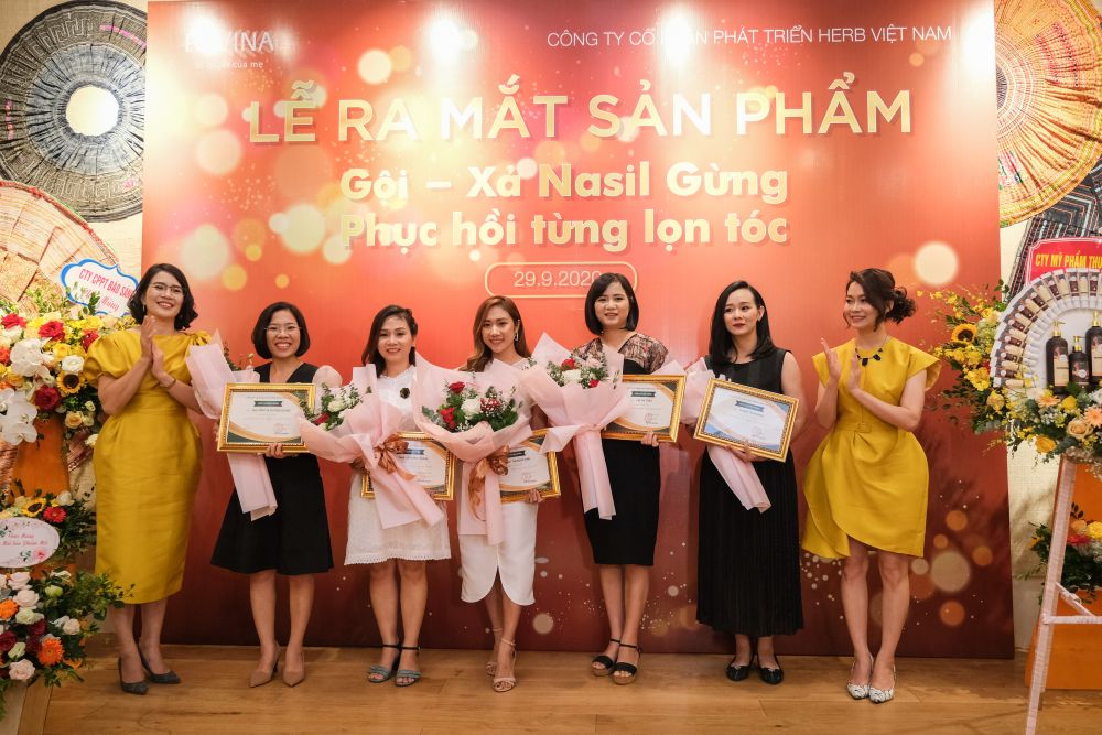 le ra mat san pham thao duoc nasil gung cua hevina