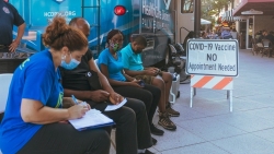 Chiến lược tiêm chủng vaccine Covid-19 mới của Tổng thống Mỹ tác động thế nào đến nền kinh tế?