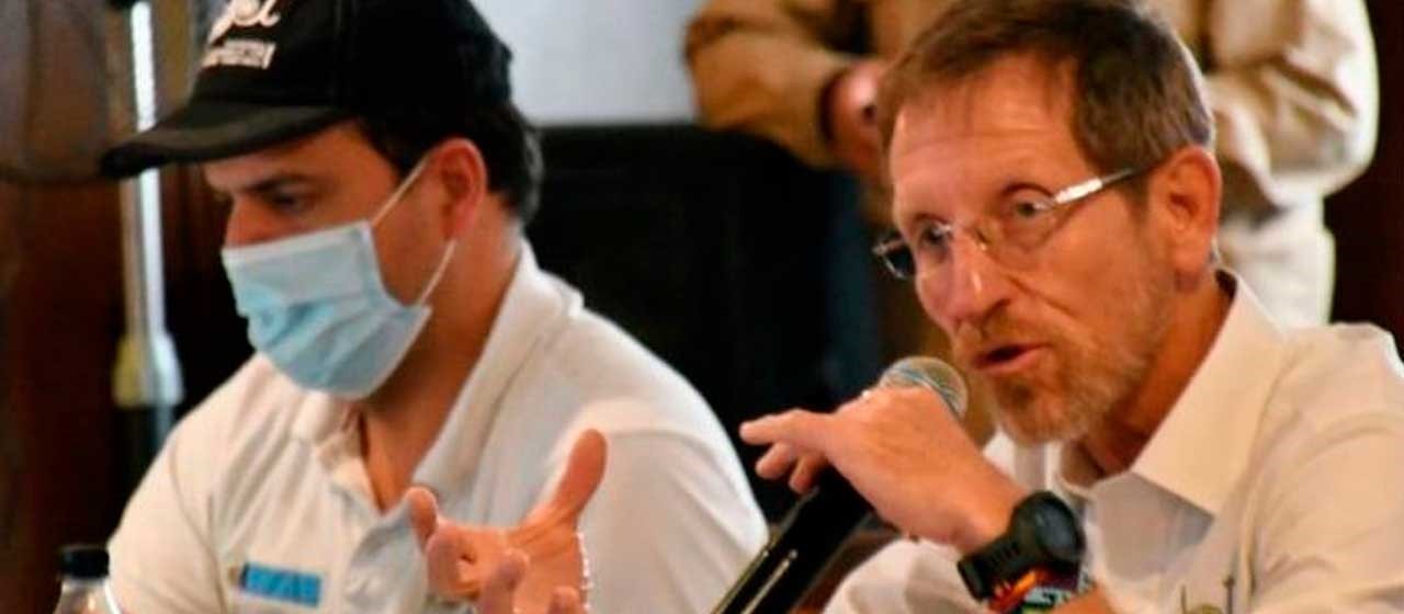 Cố vấn Emilio Archivo đang thông báo về việc phân bổ ngân sách cho các dự án hiệu quả ở khu vực Catatumbo. Nguồn: Văn Phòng tổng thống Colombia. 